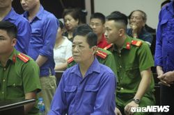 Xét xử nhóm bảo kê chợ Long Biên: Hưng 'kính' bị đề nghị đến 5 năm tù giam