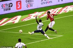Sao trẻ tỏa sáng, MU thắng thuyết phục á quân Champions League