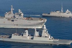 Hải quân châu Âu ào ạt tới eo biển Hormuz tạo thế gọng kìm ép chặt Iran