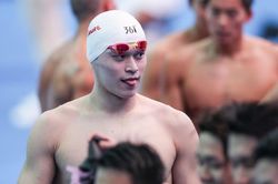 Sun Yang giúp đội bơi Trung Quốc vào chung kết nội dung tiếp sức