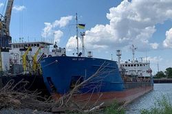 Ukraine bất ngờ bắt giữ tàu Nga để trả đũa sự cố ở eo biển Kerch