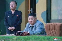 Công bố loạt ảnh Kim Jong Un giám sát phóng tên lửa
