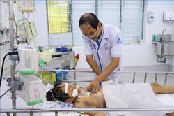 Cứu sống bé gái 8 tuổi bị viêm cơ tim tối cấp