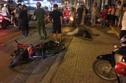 Hai tên cướp rút dao đâm nạn nhân vì giật 'hụt' điện thoại