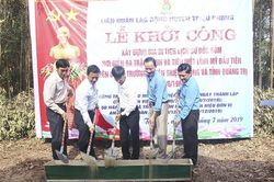 Liên đoàn Lao động huyện Triệu Phong đẩy mạnh các hoạt động hướng 'về nguồn'