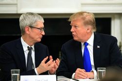 Ông Trump tiếp tục dụ Apple bỏ Trung Quốc về mở nhà máy ở Mỹ