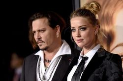 Tài tử Johnny Depp công bố ảnh nhập viện vì bị vợ cũ đánh