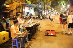 Phát triển kinh tế ban đêm: Lối mở khả thi