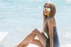 Emily mặc đồ bơi, khoe vẻ gợi cảm trong MV mới kết hợp cùng Big Daddy