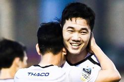 Xuân Trường sút phạt đẹp mắt tung lưới CLB Thanh Hóa