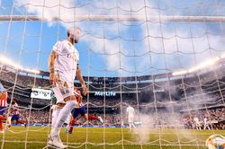Chi hơn 300 triệu euro mua cầu thủ, Real Madrid vẫn chơi tệ như mùa trước