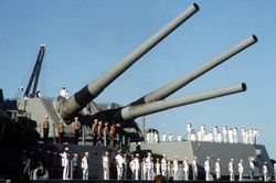 Sự cố cướp mạng 47 thủy thủ chiến hạm USS Iowa