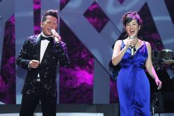 Bằng Kiều song ca cùng 3 Diva trừ... Mỹ Linh