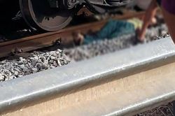 Mẹ ca sĩ Châu Việt Cường bị tàu hỏa tông tử vong khi đi nhặt ve chai