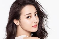 Địch Lệ Nhiệt Ba dẫn đầu top nghệ sỹ bị bàn tán tiêu cực và lượng người đánh giá trên Douban cao nhất 4 năm liên tiếp