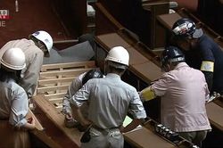 Nhật cải tạo nhà Quốc hội để phục vụ nghị sĩ di chuyển bằng xe lăn