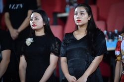 Vợ sắp cưới mang bụng bầu đến cổ vũ Bùi Tiến Dũng