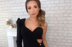 Người đẹp Nga chết lõa thể với vết cắt trên cổ, nghi do bị đánh ghen