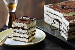 Bật mí cách làm bánh tiramisu mềm mịn, ngon chuẩn kiểu Ý