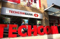 Techcombank lãi 'khủng', thu nhập bình quân của nhân viên đạt 33 triệu đồng/tháng