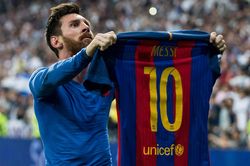 Gã đàn ông bị tấn công vì dùng áo đấu Messi chọc tức CĐV Real
