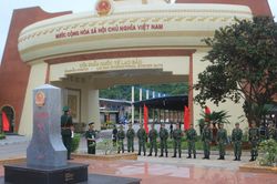 Thắm tình hữu nghị Việt-Lào 'Chung dòng Sê Pôn'