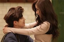 Tỉnh dậy sau đêm tân hôn, chết lặng nghe chồng gọi điện cho người lạ