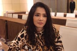 Kiều Thanh hứng 'gạch đá' vì công khai là người thứ ba bất chấp dư luận
