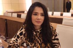 Trà Cave của 'Phía trước là bầu trời': Tôi không bào chữa cho việc mình là người thứ 3
