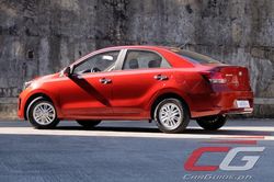 Chi tiết xe sedan giá hơn 300 triệu đồng của Kia