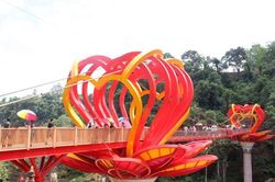Khám phá cầu kính tình yêu ở Mộc Châu