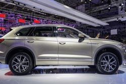 Khách Việt đặt xe mới trước cả… 2 năm