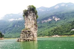 Vẻ hoang sơ tuyệt đẹp của nơi được ví như 'Vịnh Hạ Long' ở Tuyên Quang