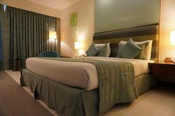 Nữ hành khách bị xếp ngủ chung phòng khách sạn với người đàn ông xa lạ