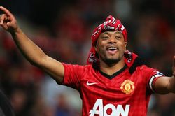 Huyền thoại MU Patrice Evra: Tên 'du côn' vĩ đại của túc cầu giáo