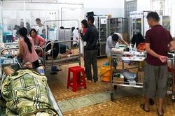 Hơn 300 người bị ngộ độc do ăn món gỏi hải sản ở tiệc cưới
