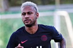 Căng thẳng giữa Neymar và PSG ngày càng leo thang