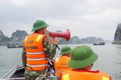 Bão số 3 sắp đổ bộ, 163 du khách vẫn chưa rời đảo Cát Hải