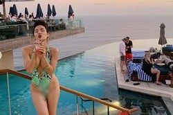 Nghiện khoe thân quá đà, Phương Trinh Jolie lại bị 'ném đá' dữ dội