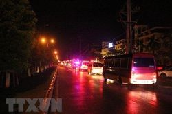 Cận cảnh đoàn xe dẫn độ 380 người trong vụ đánh bạc 'khủng' do người Trung Quốc cầm đầu
