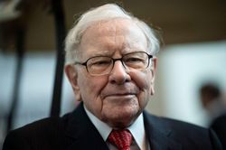Warren Buffett: 'Đây là sai lầm số một mà các bậc cha mẹ mắc phải khi dạy con về tiền bạc'