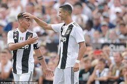 Ronaldo nhắn riêng Dybala đầu quân cho Man Utd