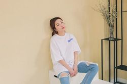 Jeans rách phong cách chất ngất nhờ các cách mix đồ sau