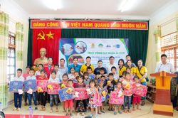 'Trao vòng tay nhân ái 2019' đến học sinh vùng cao trước năm học mới