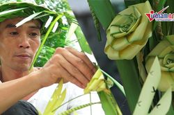 Làm đồ thủ công từ lá dừa nước, thanh niên thu tiền triệu mỗi ngày