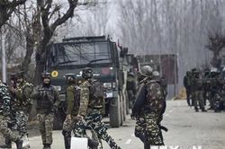 Ấn Độ cảnh báo du khách rời khỏi Kashmir vì lý do an ninh