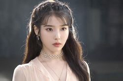 5 kiểu tóc đẹp ngút ngàn của IU trong 'Hotel Del Luna'