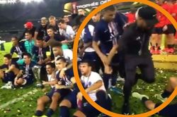 Mbappe đẩy Neymar ra ngoài, không cho chụp hình sau khi giành Siêu cúp Pháp