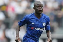 Kante có thể vắng mặt ngày khai màn của Chelsea