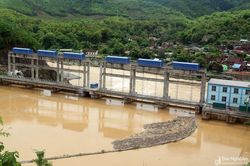Thủy điện thông báo xả nước khẩn chỉ trước 30 phút khiến người dân lo sợ